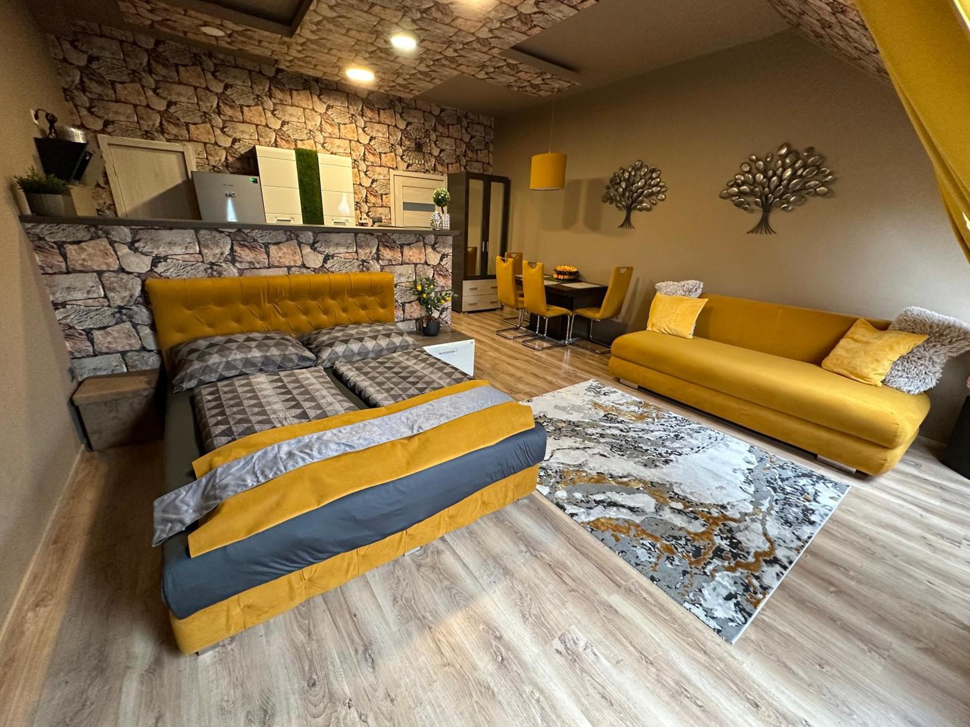 Gold Downtown Apartman Leilighet Debrecen Eksteriør bilde